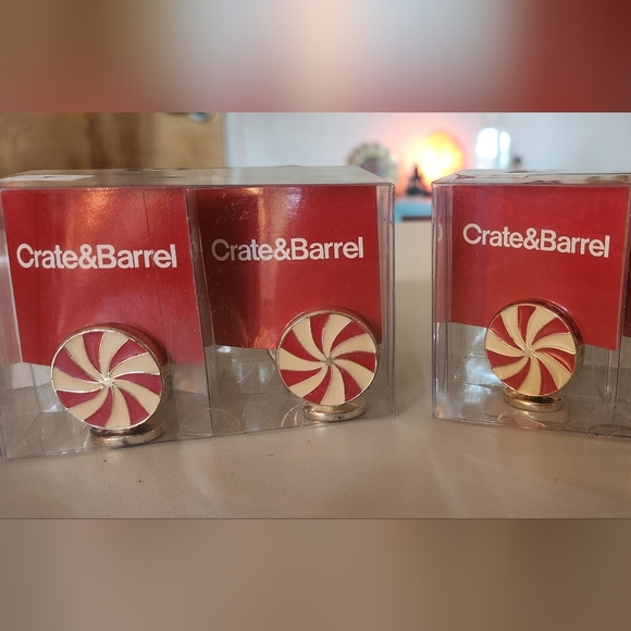 8 Whimsical Crate&Barrel Red and White Swirl Photo or Name Holder - Picture 1 of 1